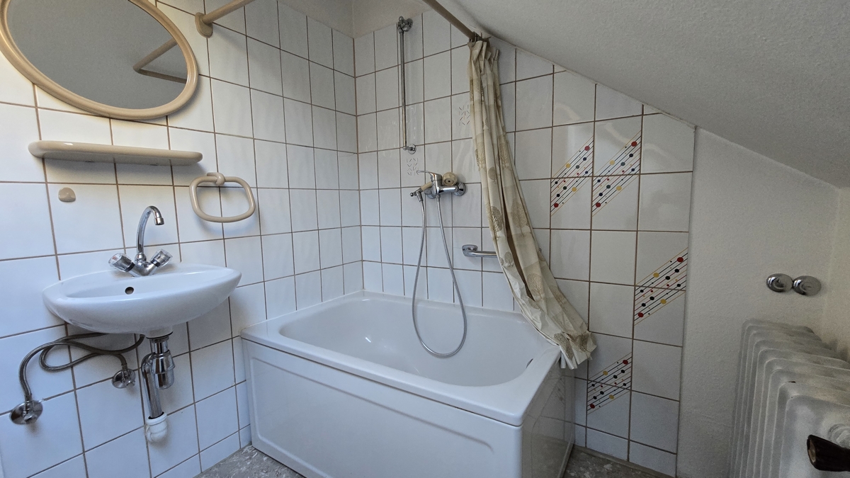 kleines Bad im Dachgeschoss