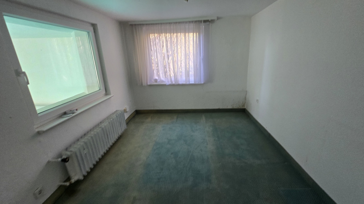 Zimmer im Untergeschoss
