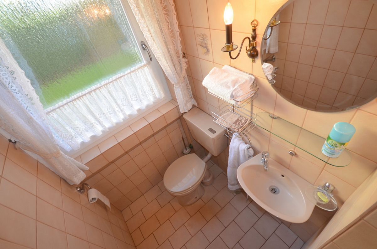 Gäste-WC - EG