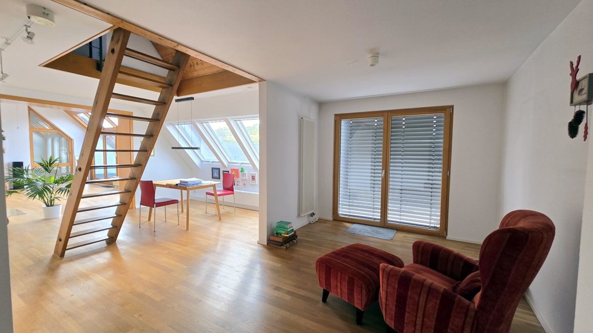 Essbereich mit Zugang zu Balkon 2