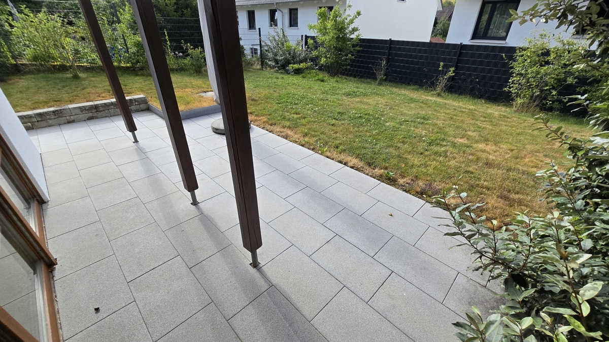 Terrasse ELW mit Garten