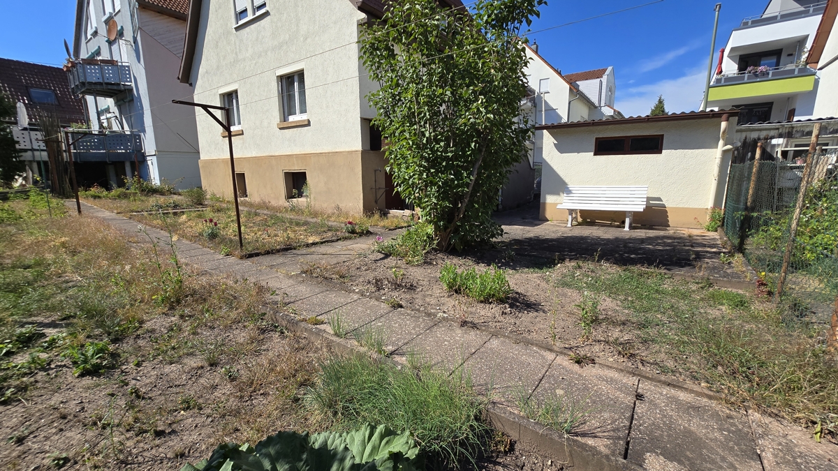 Garten und Hausansicht hinten