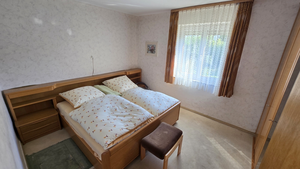 Schlafzimmer 1 im EG