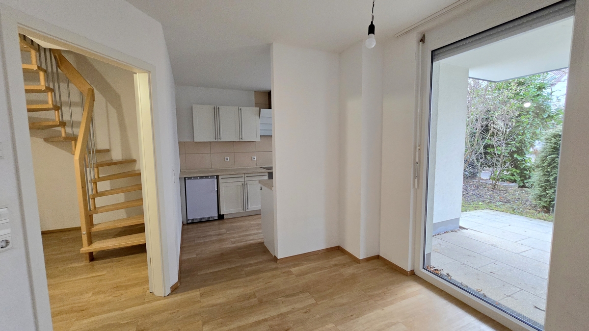 Wohnzimmer, Küche und Flur - Ebene 1