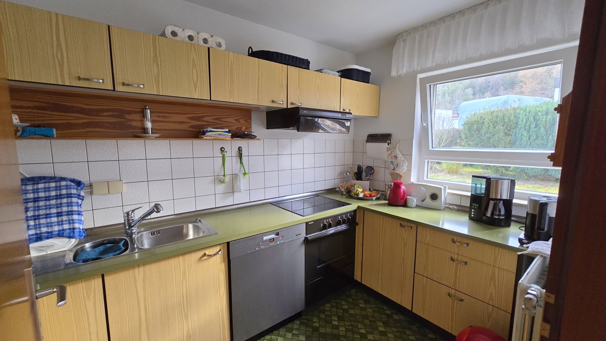 Küche mit Einbauküche