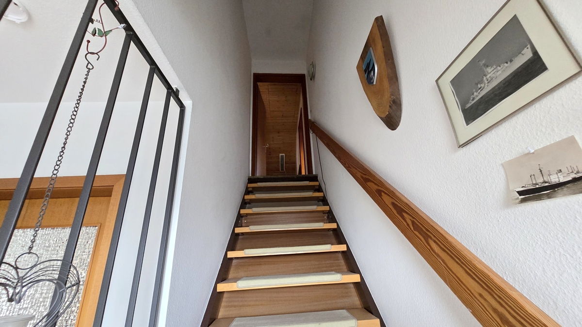 Treppe zum Obergeschoss