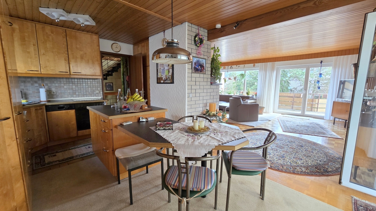 Küche und Essbereich