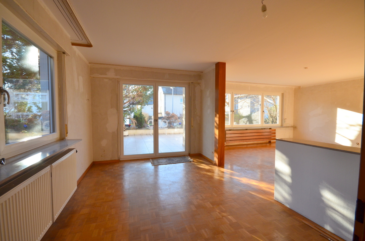 Essbereich mit Zugang zur Terrasse - EG