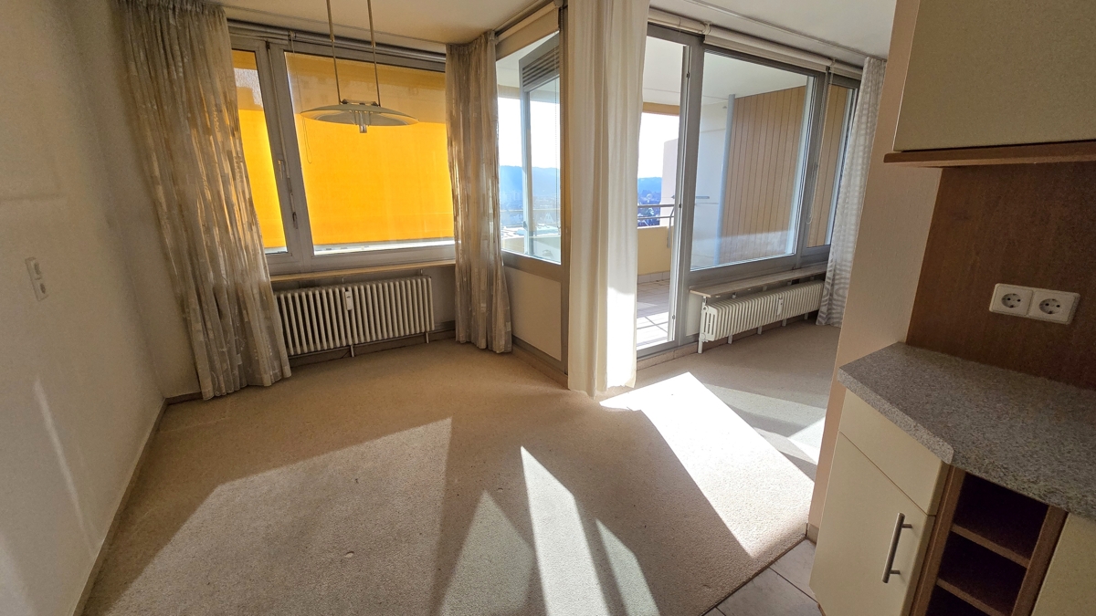 Essbereich und Zugang Balkon