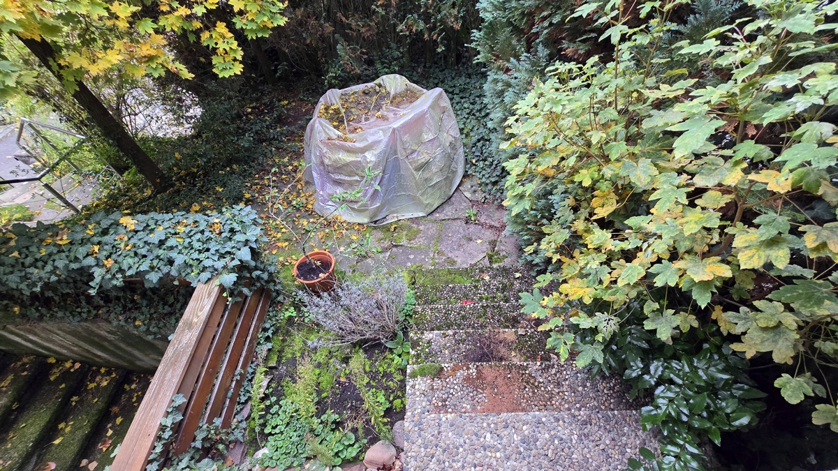 Freiplatz / Terrasse vor dem Haus