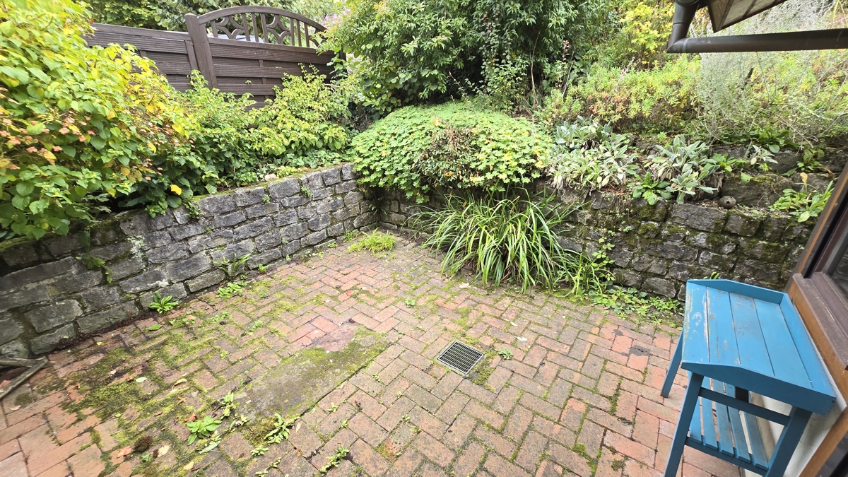 Terrasse 2 neben dem Haus