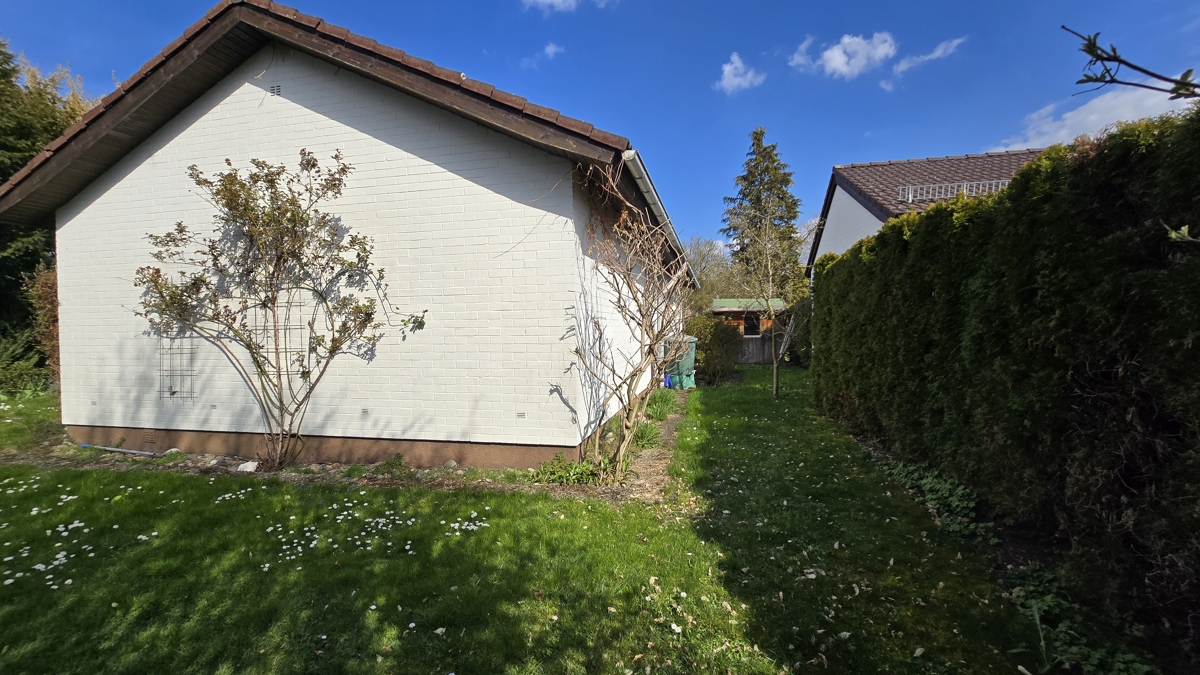 Garten und Hausansicht hinten