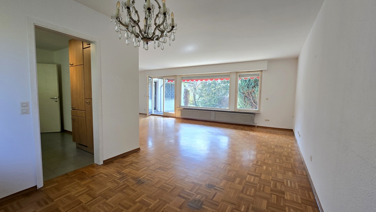 Essbereich und Wohnzimmer