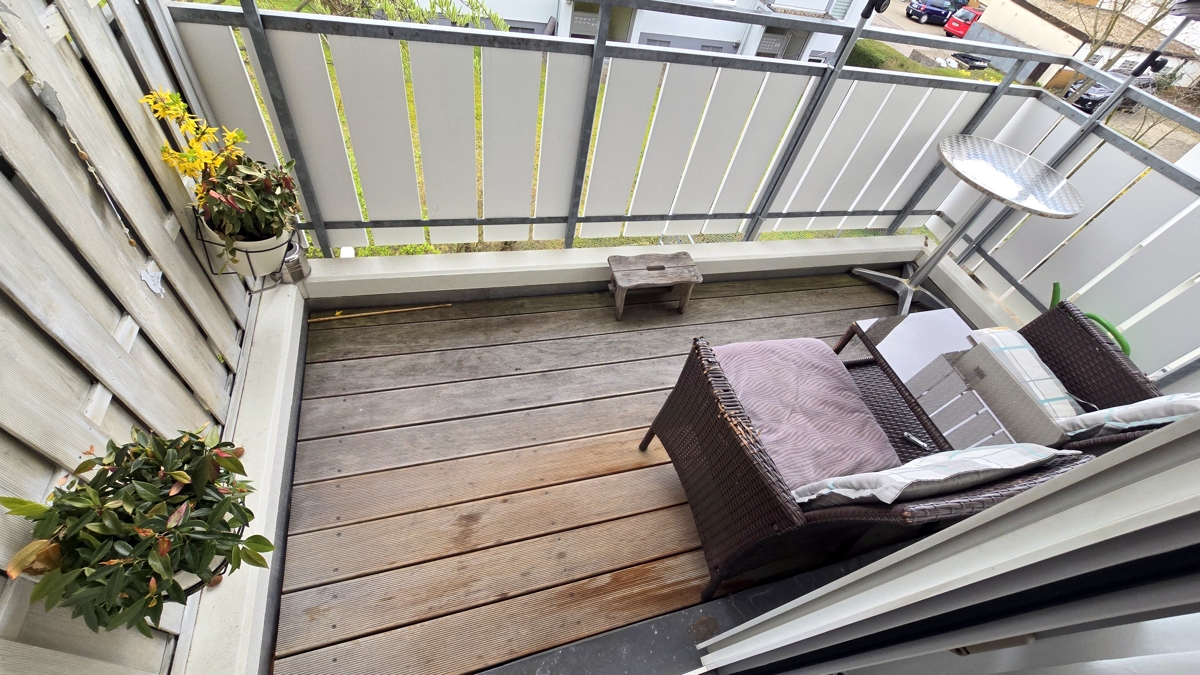 Balkon 1 - Zugang vom WZ