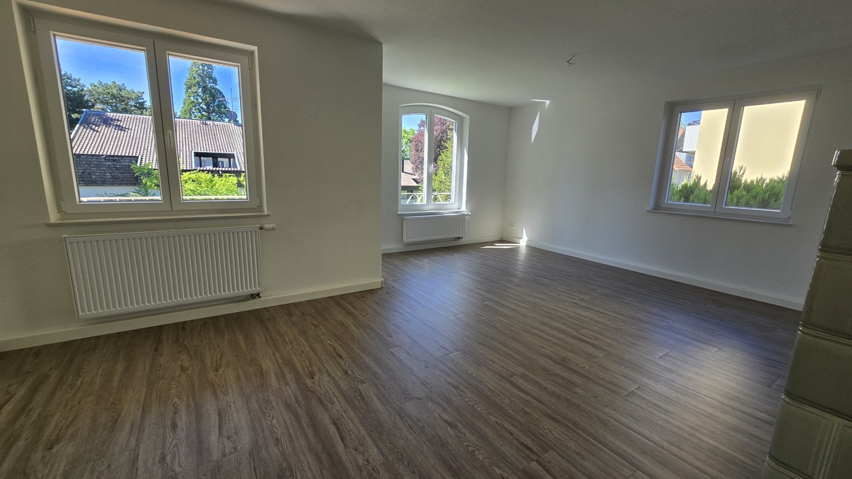 Helle, geräumige 3 Zimmer Erdgeschosswohnung in Südhanglage und ruhig gelegen - sucht neue Mieter. - Photo 1