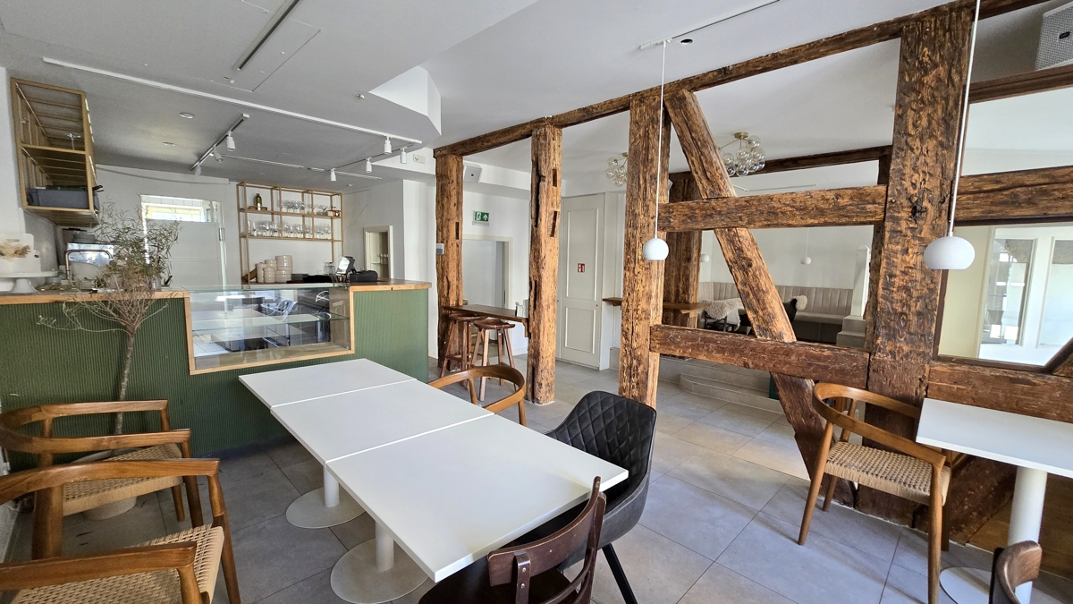 Gastrobereich und Theke