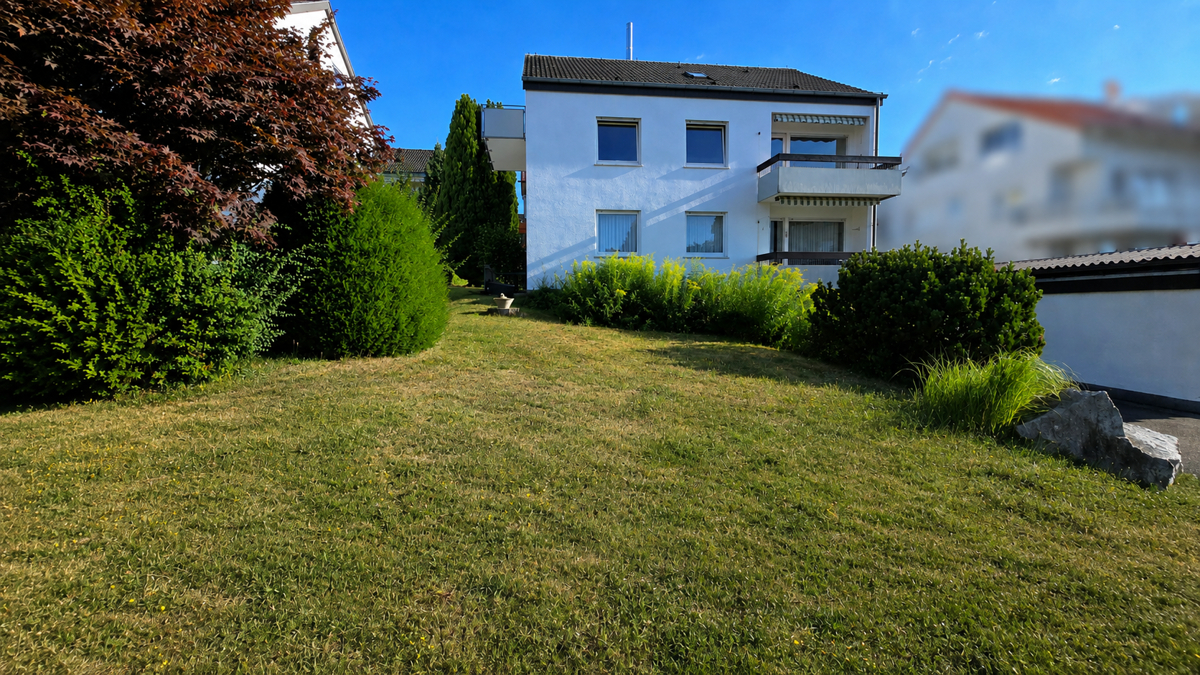 Garten und Hausansicht vorne