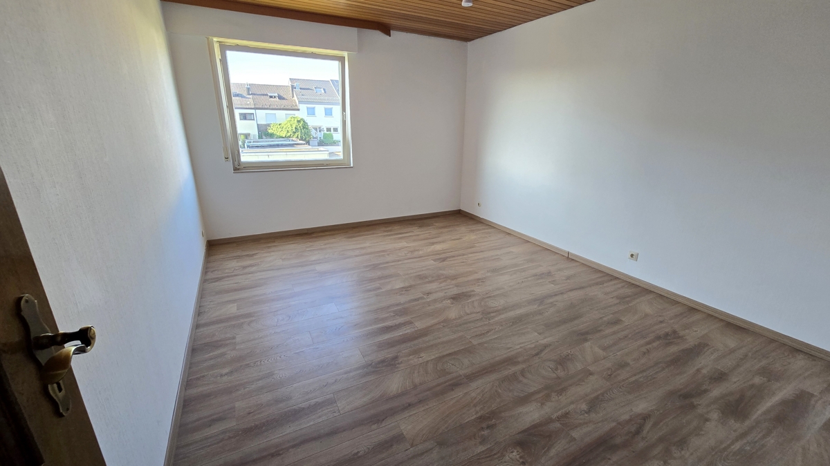 Schlafzimmer 2 im 1. OG