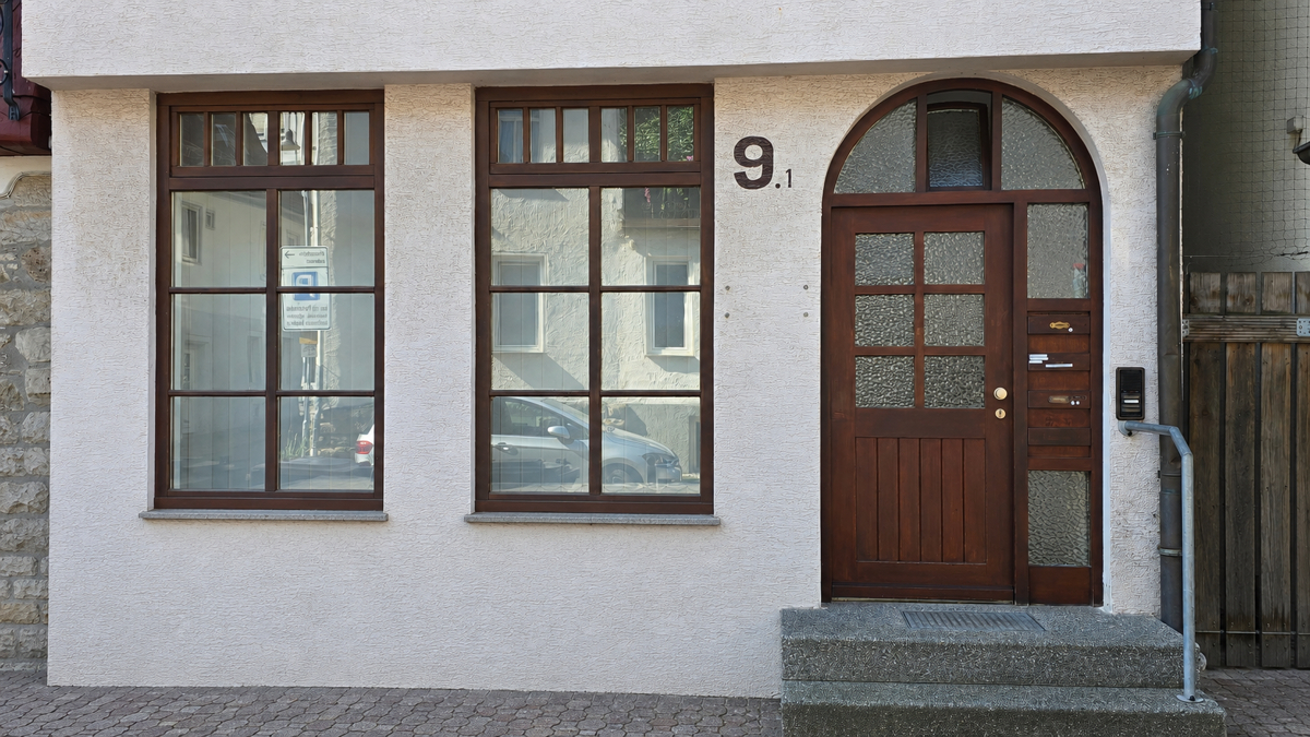Eingang Neubau rechts
