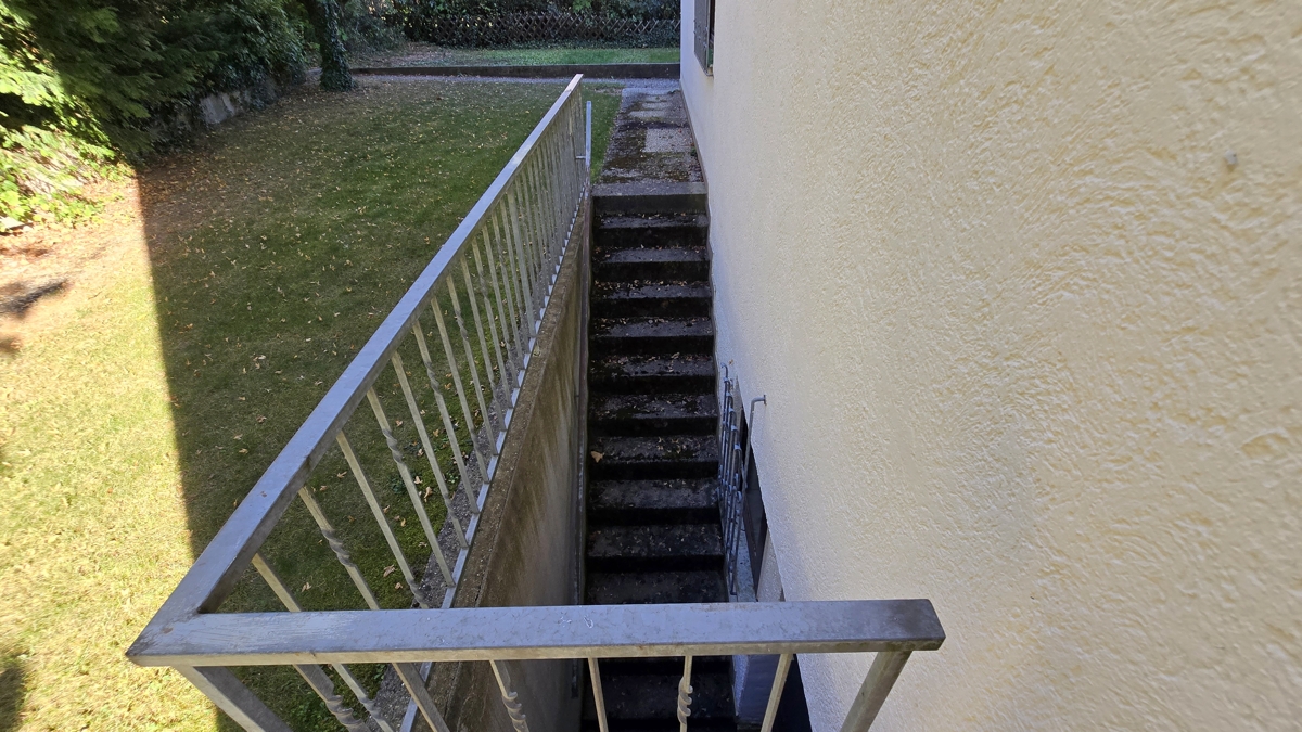 Außentreppe zum Keller