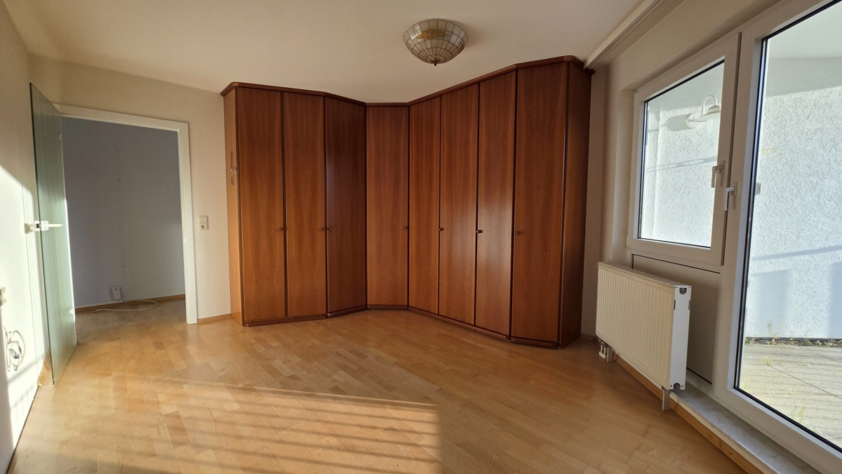 Schlafzimmer 1