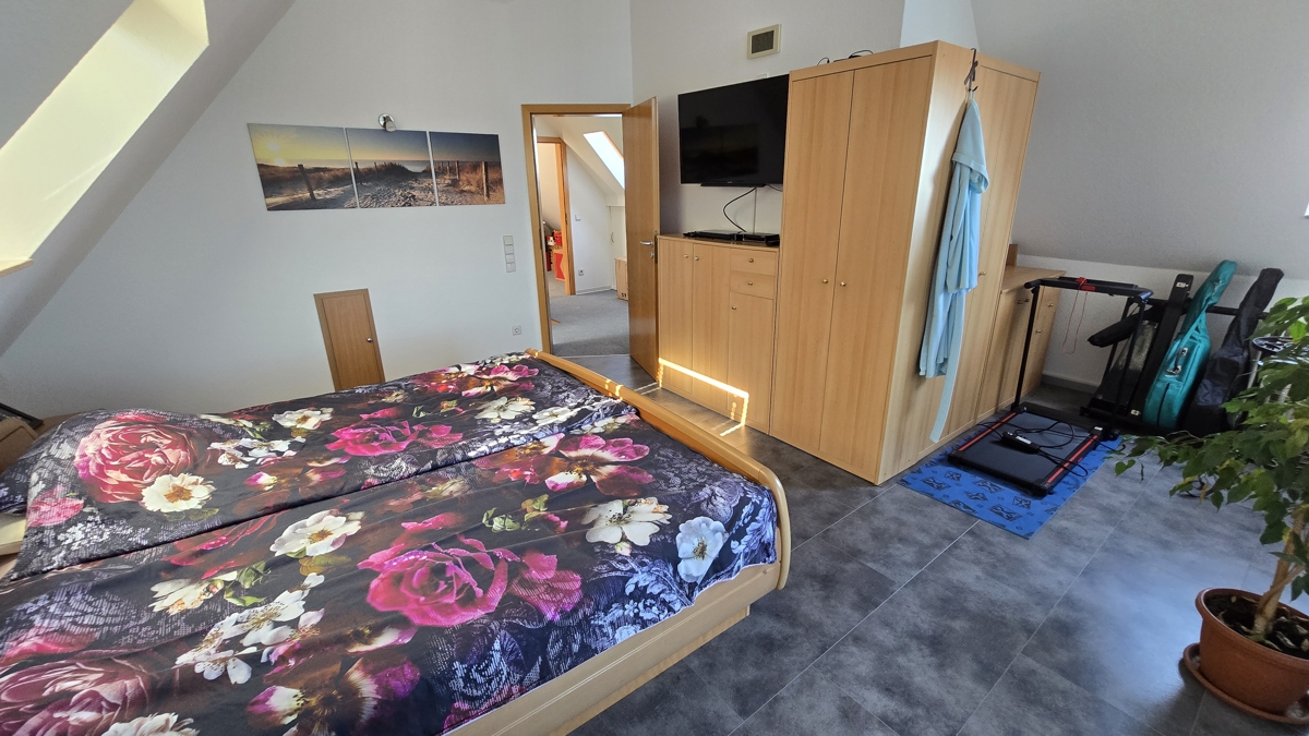 Schlafzimmer 4