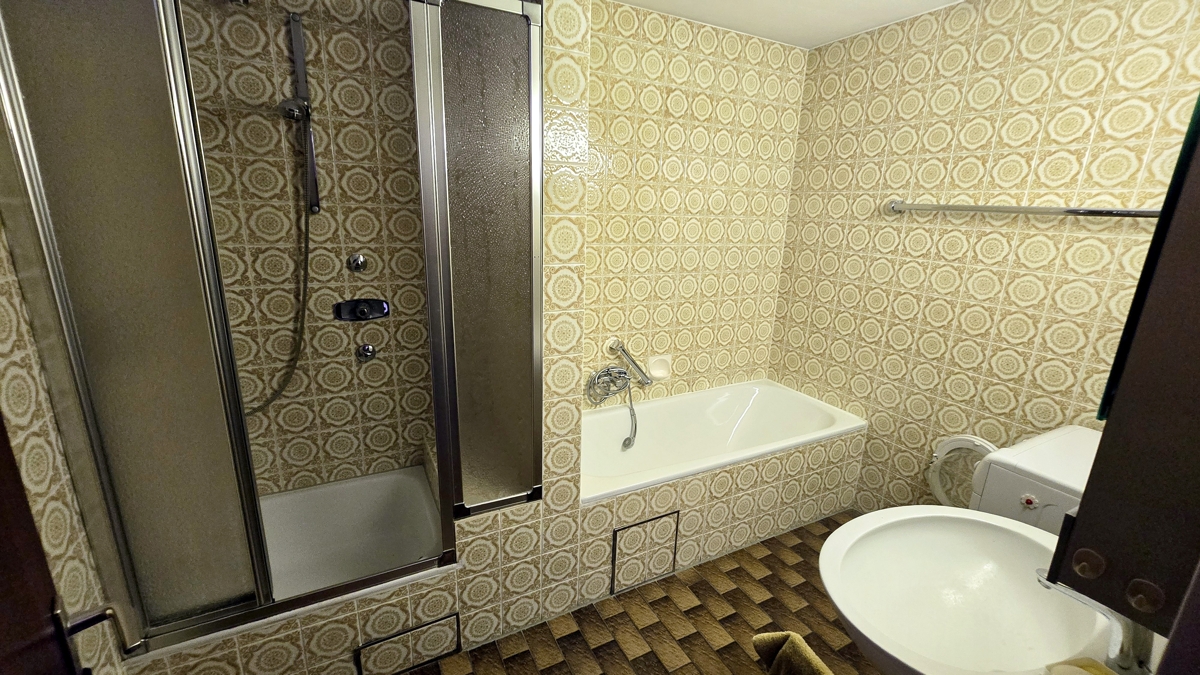 Badezimmer 1. OG (2)
